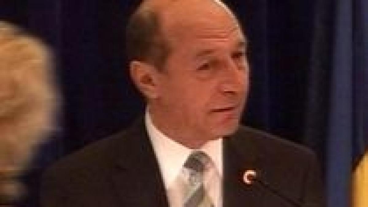 traian basescu sustine ca a participat la ceremonia dgia din respect