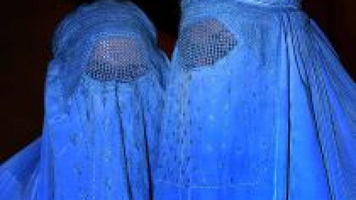 al qaeda ameninta franta cu o razbunare groaznica pentru intentia de interzicere a burka