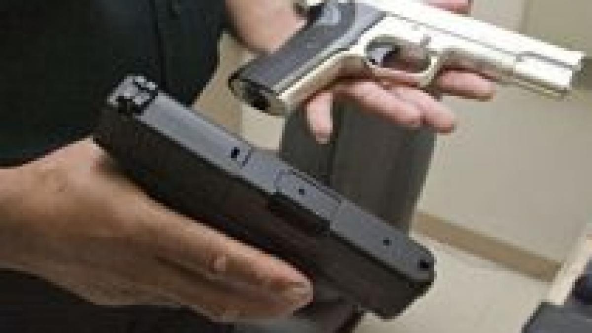 desfigurata in joaca o tanara si a pierdut un ochi dupa ce a fost impuscata din greseala