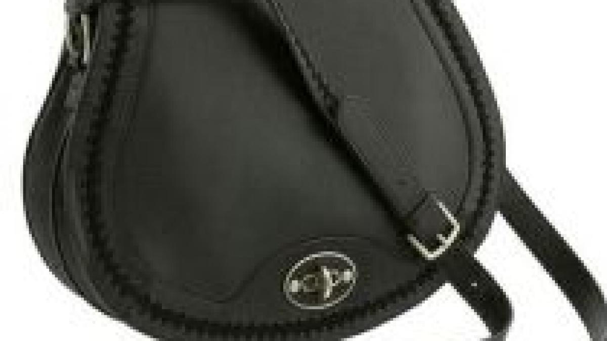 spania trei romani au fost arestati dupa ce au furat o geanta si au cerut 300 de euro in schimbul ei