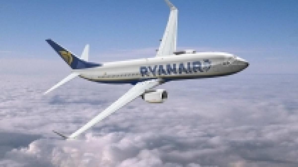 Călătorie cu avionul...în picioare. Compania Ryanair vrea să suplimeteze locurile în aeronave