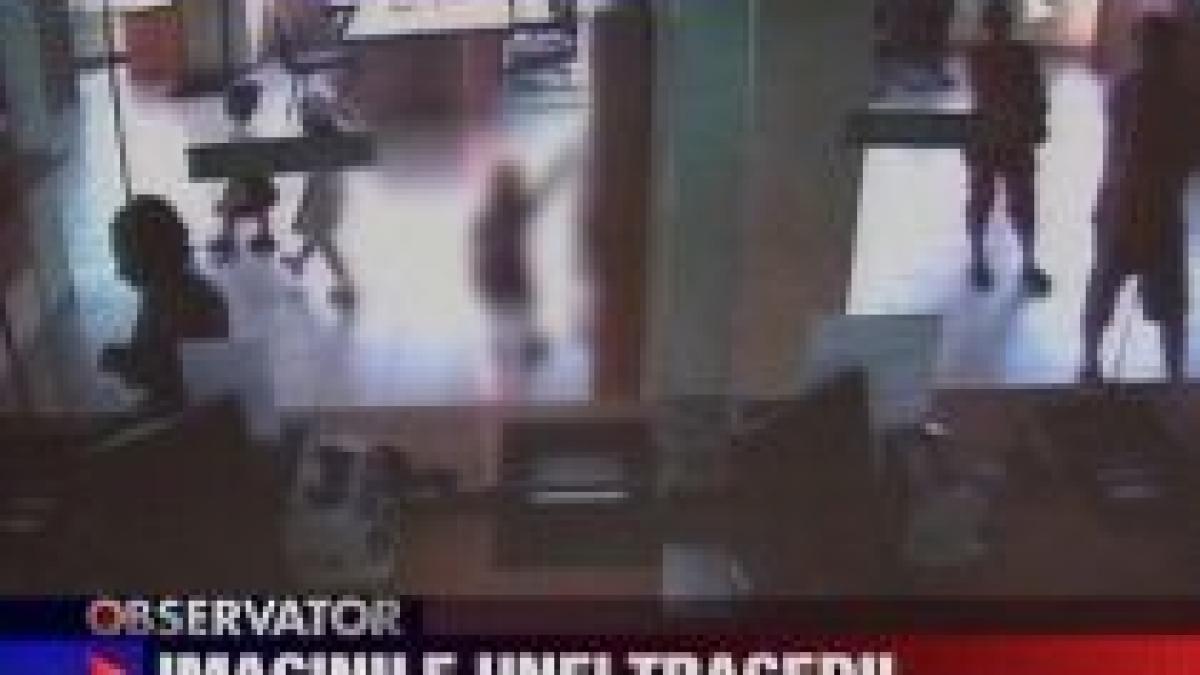 Fetiţa ucisă de panoul publicitar. Imagini şocante din interiorul băncii unde a avut loc tragedia