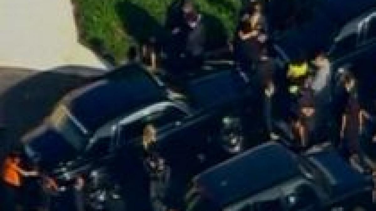 A avut bilet la comemorarea lui Michael Jackson, dar nu s-a dus pentru că nu a primit viza de state