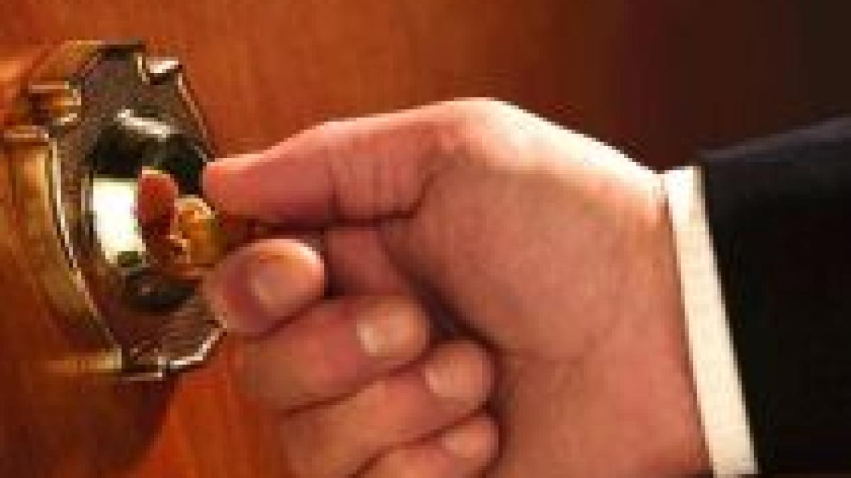 a fost vanduta prima casa primul contract a fost semnat miercuri in prezenta premierului video