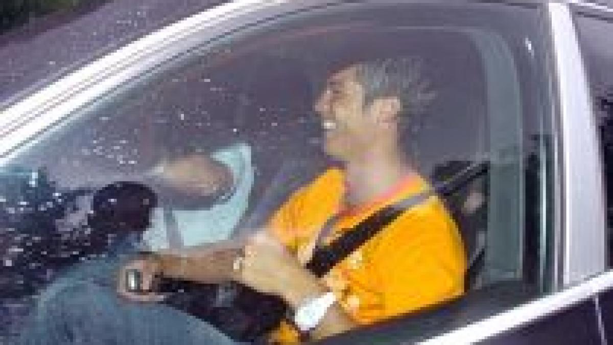 sale la masini de lux cristiano ronaldo isi scoate la taraba masinile cu volanul pe dreapta