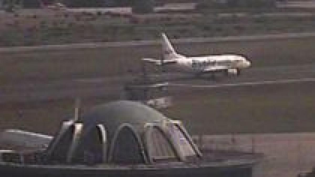 un avion al blue air s a intors pe aeroportul baneasa din cauza unor probleme tehnice