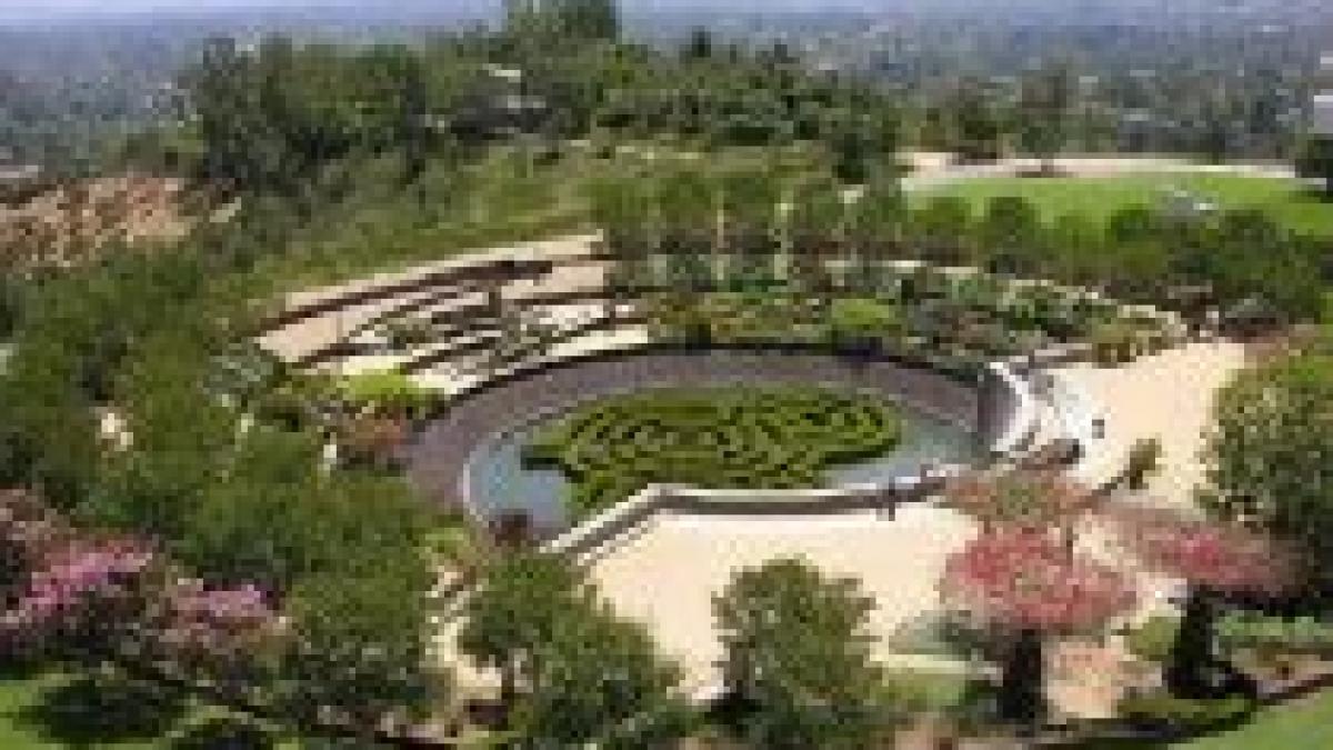 muzeul getty din los angeles evacuat din cauza unui incendiu care ameninta cladirea