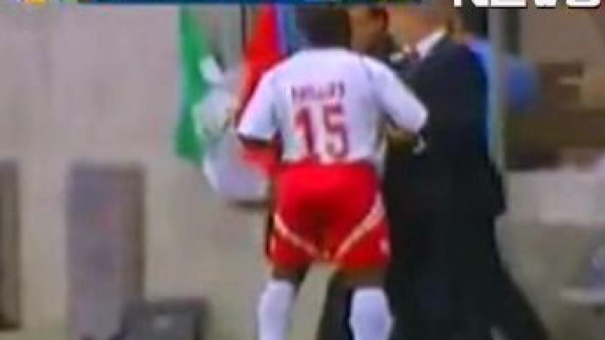 meci cu scantei la gold cup antrenorul mexicului a lovit un jucator panamez video