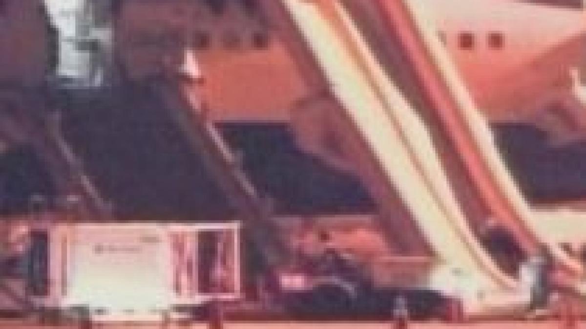 SUA. Sute de pasageri evacuaţi după ce cabina unui Boeing 747 s-a umplut cu fum