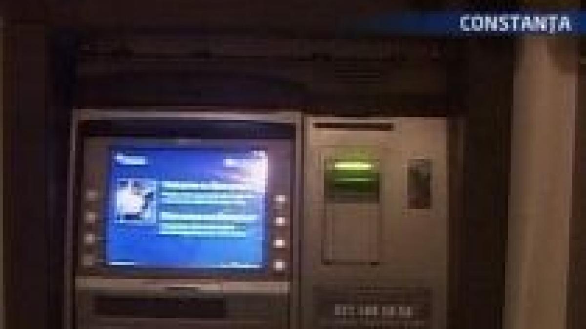 constanta o femeie a sesizat politia dupa ce a realizat ca bancomatul pe care vroia sa il