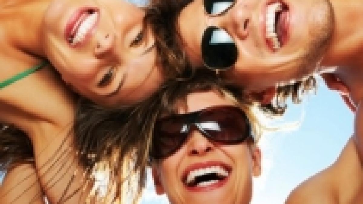 o campanie turistica de ras francezii sunt indemnati sa zambeasca