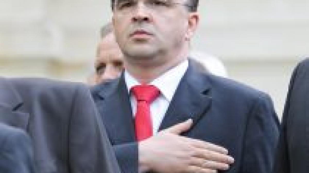 oprisan placinta are legatura cu tineretul si sportul cum are baba cu mitraliera