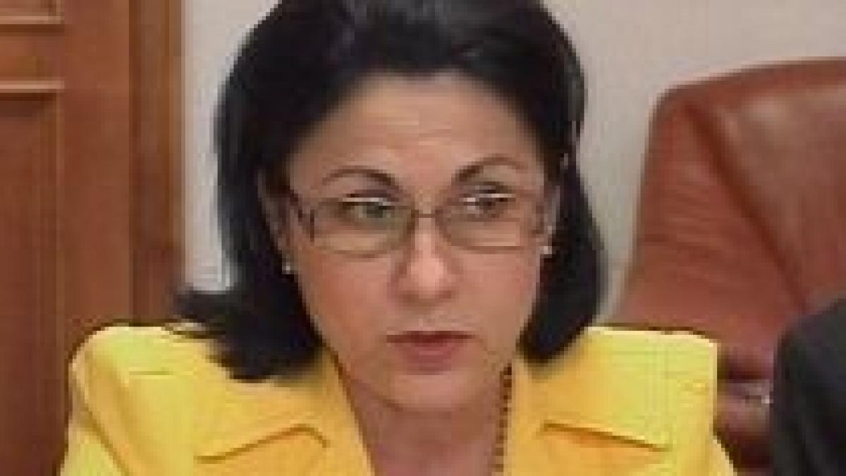 absolventii spiru haret de la facultatile neautorizate isi pot valida diploma in 5 ani video