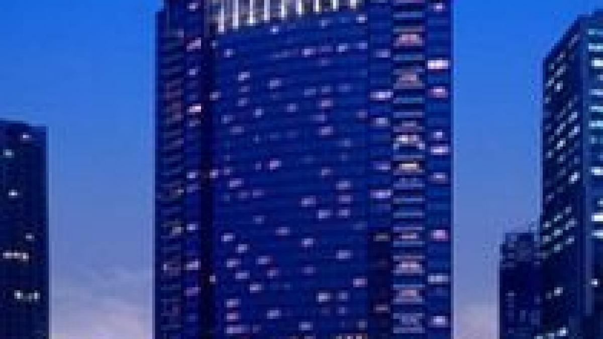 atentat sangeros la doua hoteluri de lux din jakarta 9 oameni au murit si 50 sunt raniti video