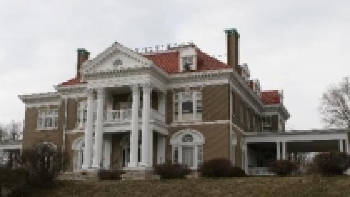 doi romani vecini cu familia regala din arabia saudita oamenii au ocupat o vila din londra