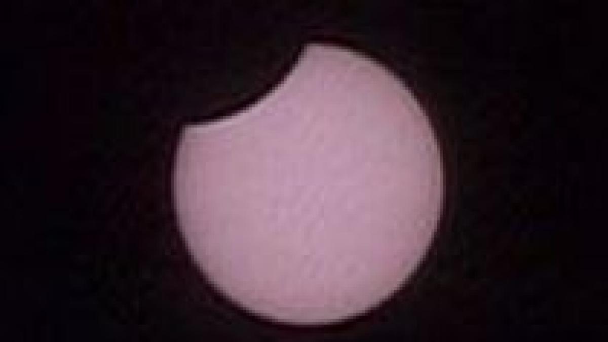 eclipsa monstruoasa de miercuri va cufunda in intuneric peste doua miliarde de oameni video