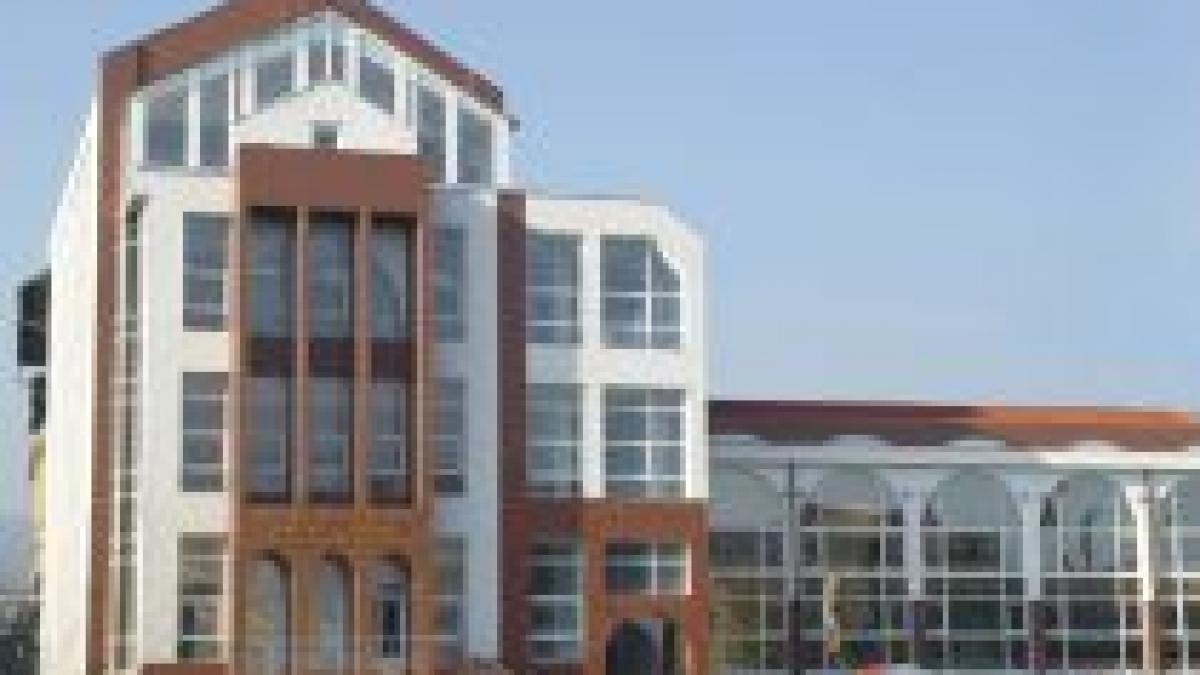 gramatica din lege salveaza masteratul neacreditat dupa spiru cantemir lanseaza programe fara aviz