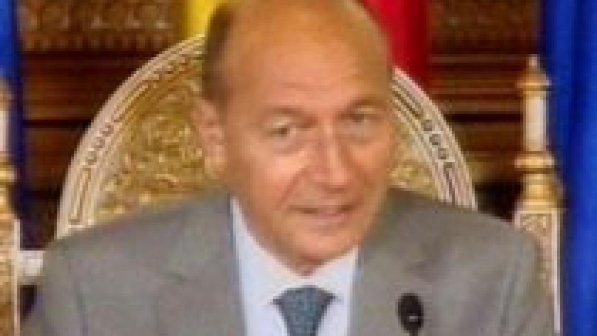 basescu ii cere lui nastase sa fie barbat politic am convingerea ca e curat ca lacrima video