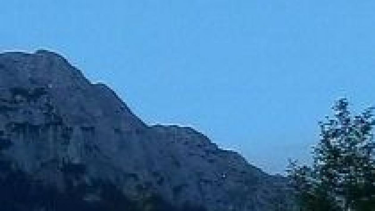 copilul disparut in muntii parang cautat de peste 120 de salvamontisti si jandarmi