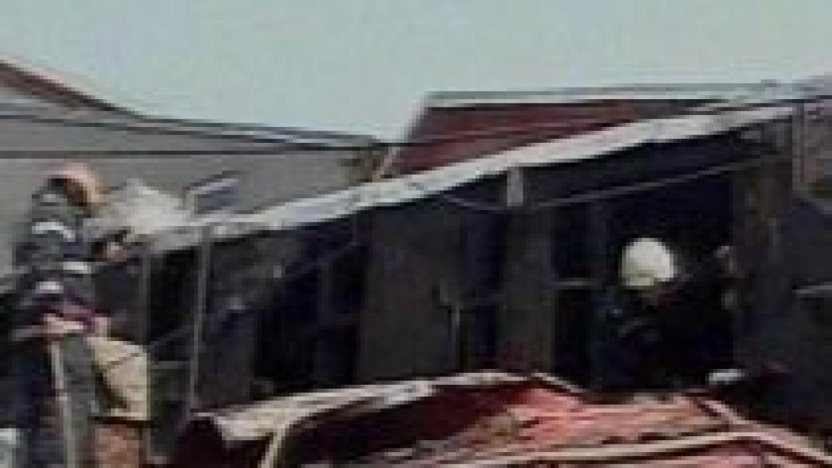 incendiu in cartierul giulesti din capitala patru case distruse de flacari video