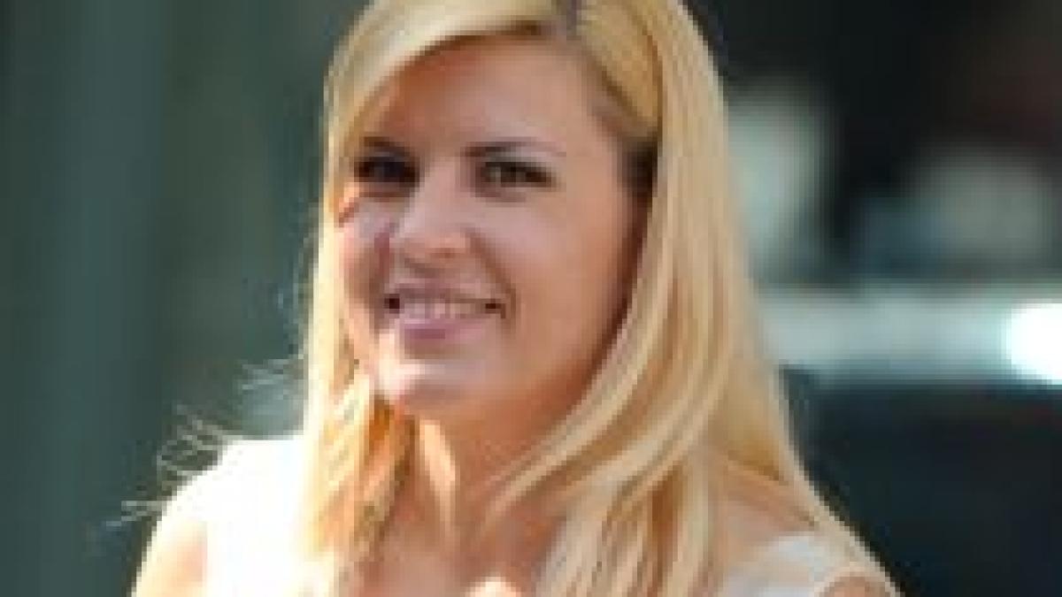 lista de cumparaturi a ministerului turismului cuprinde perdele si draperii de aproape 75 000 de