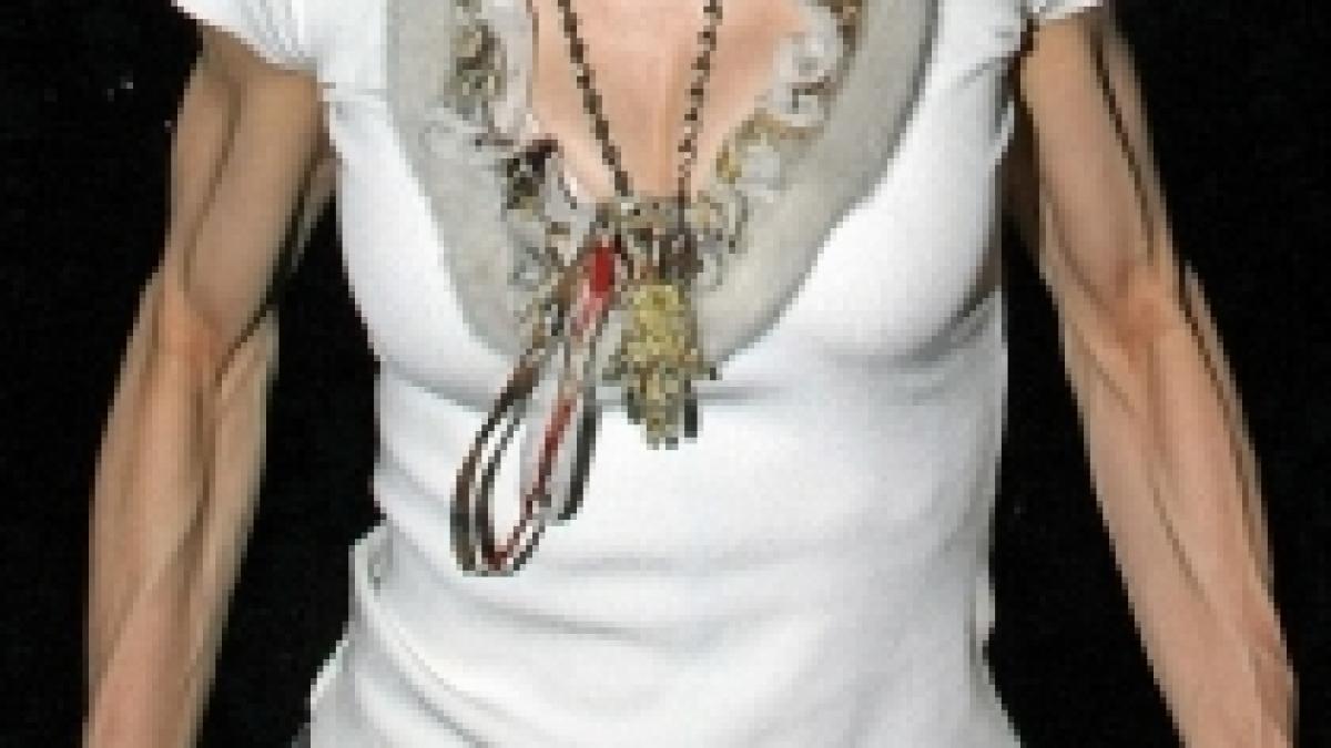 lectie de anatomie cu madonna pe bratele cantaretei numai muschi si vene foto