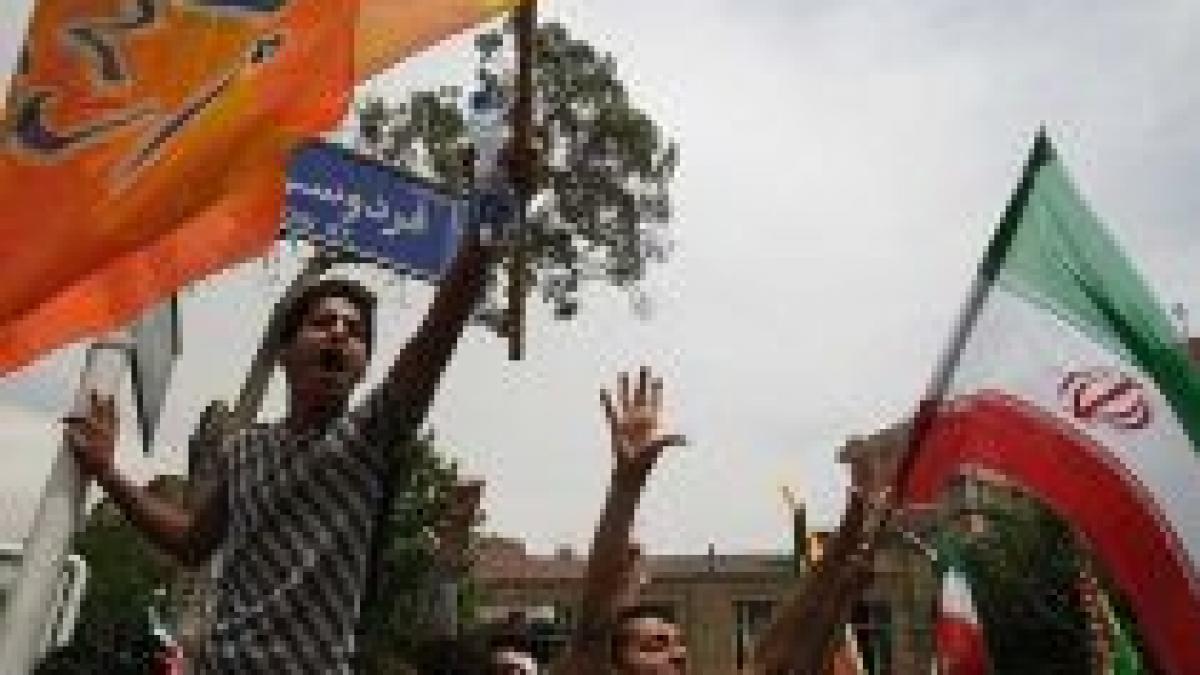 iran ayatolahhul cere inchiderea unei inchisori oficialii au eliberat 140 de persoane arestate