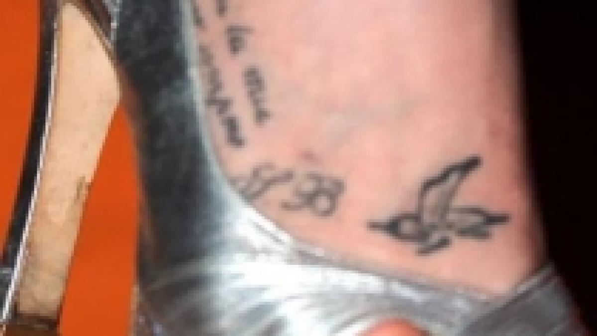 actrita tatuata in cinstea lui berlusconi barbatul care mi a schimbat viata s b