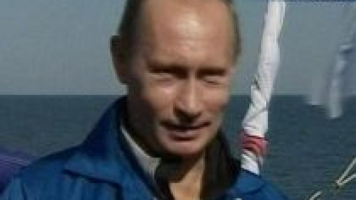vladimir putin explorator premierul rus a inspectat depozitele de cristale de pe fundul lacului