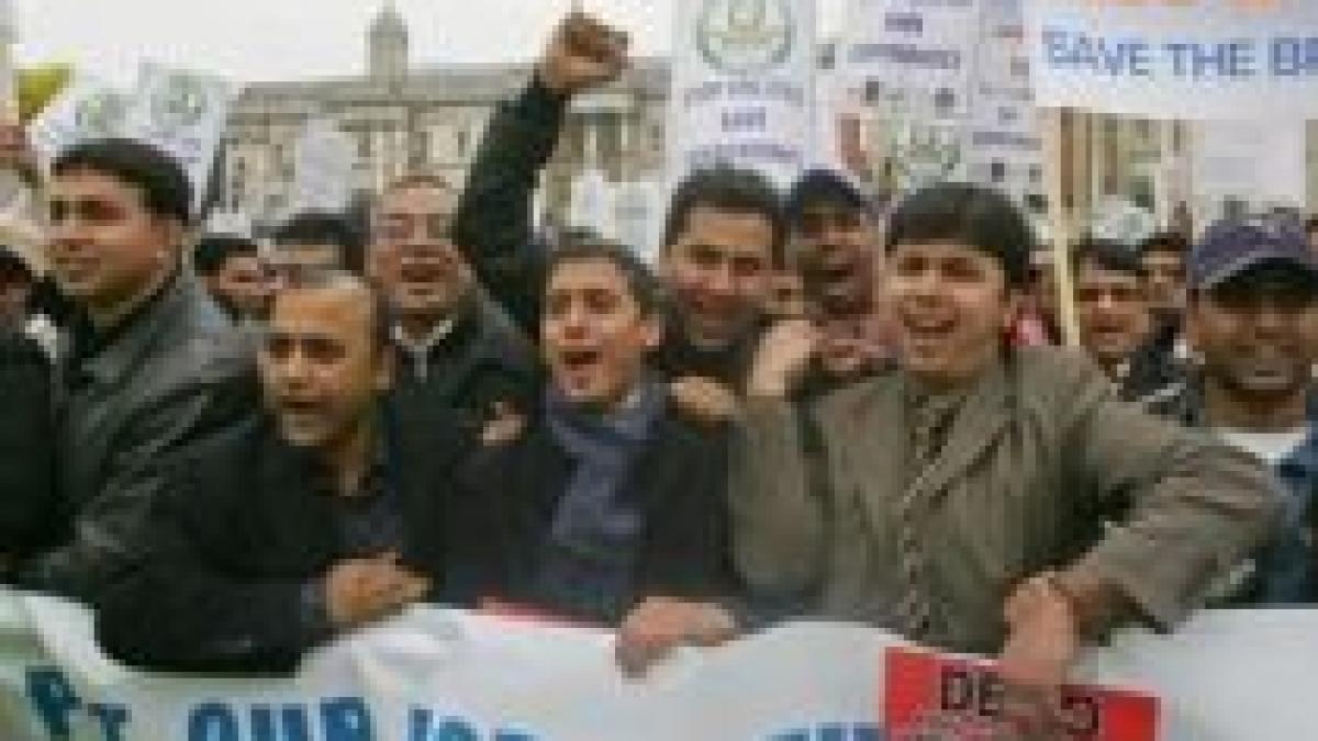londra imigrantii refuzati la cetatenie daca demonstreaza contra trupelor britanice