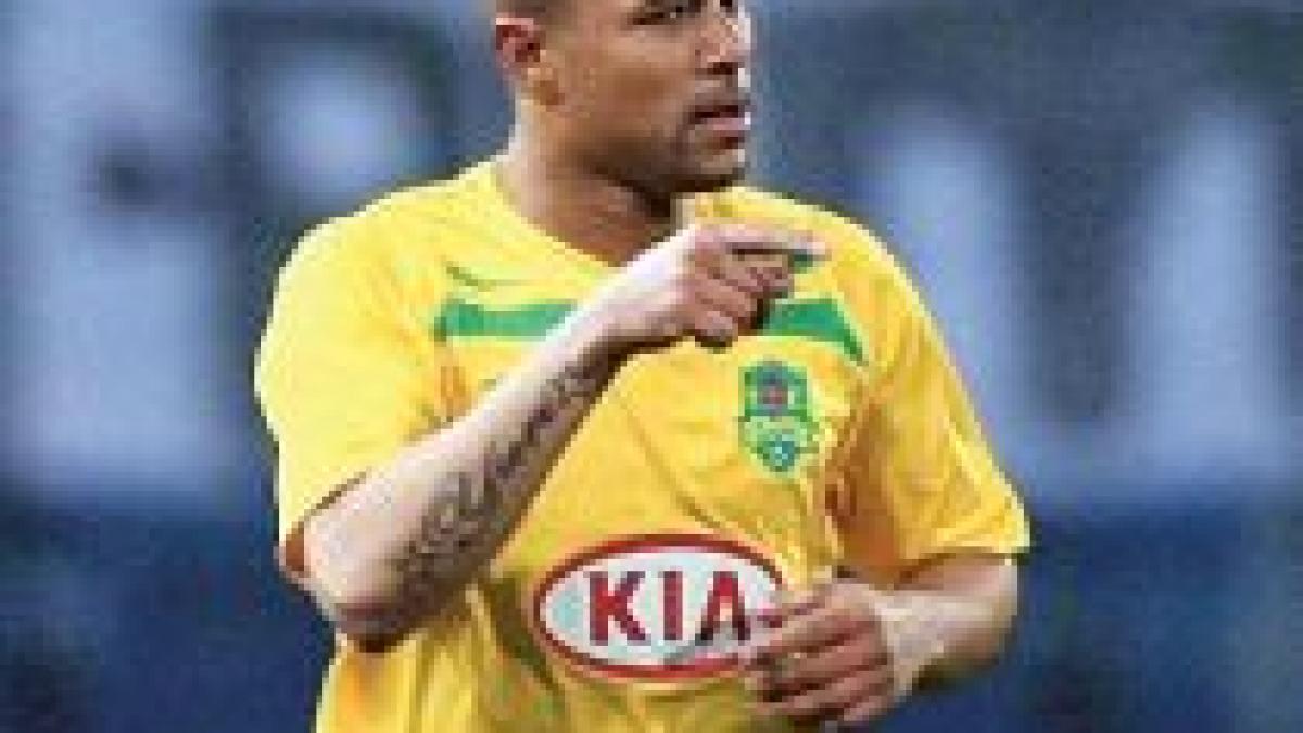 omonia nicosia vaslui 1 1 wesley si kuciak protagonistii unui meci cu doua eliminari