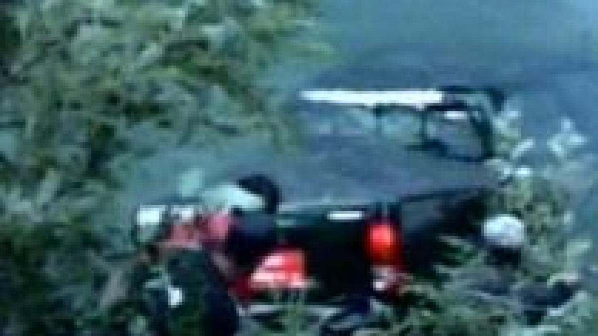 seful salvamont romania si a chemat colegii in ajutor dupa ce a cazut cu masina intr un lac video