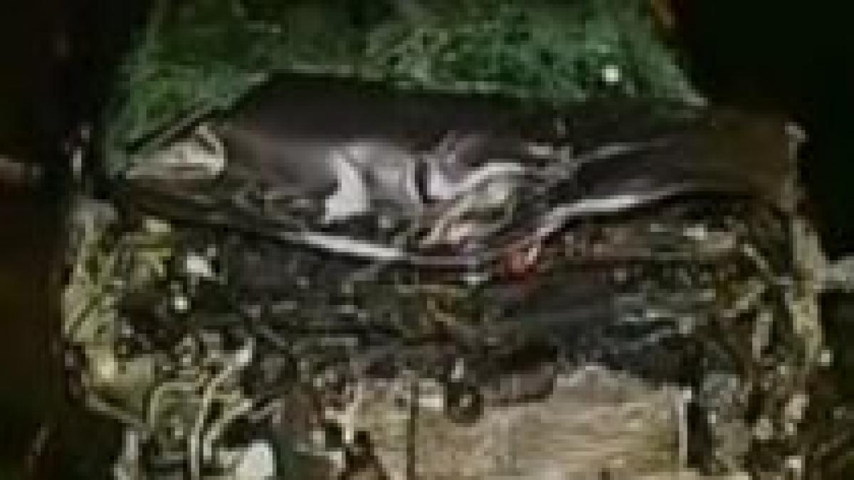 Infotrafic. Doi tineri au murit într-un grav accident rutier produs în urma unei depăşiri ratate (VIDEO)
