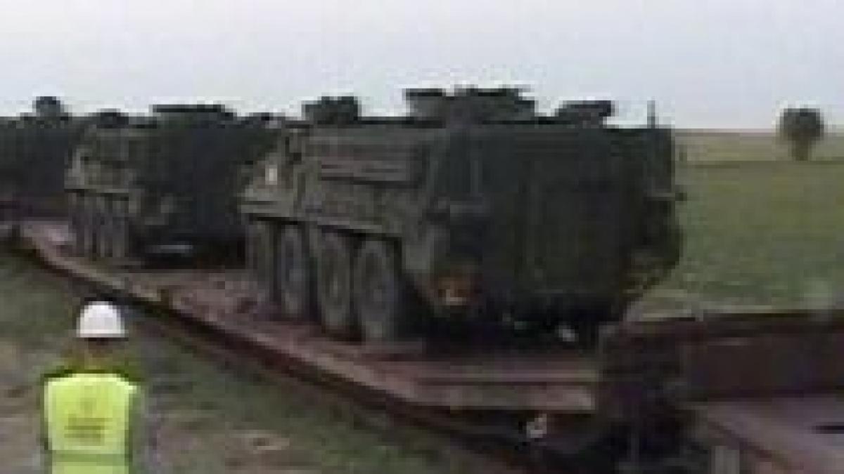 blindate stryker la constanta 35 de transportoare au ajuns in baza militara de la mihail