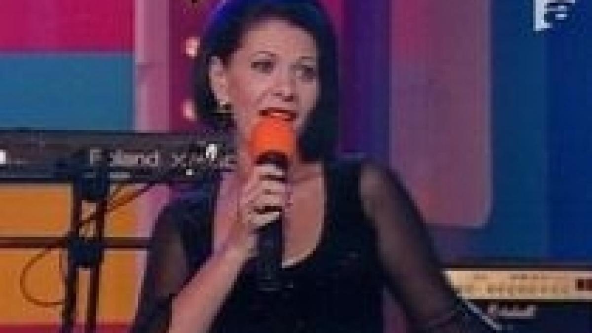 elena carstea va lansa un album best of pentru a si putea plati operatia