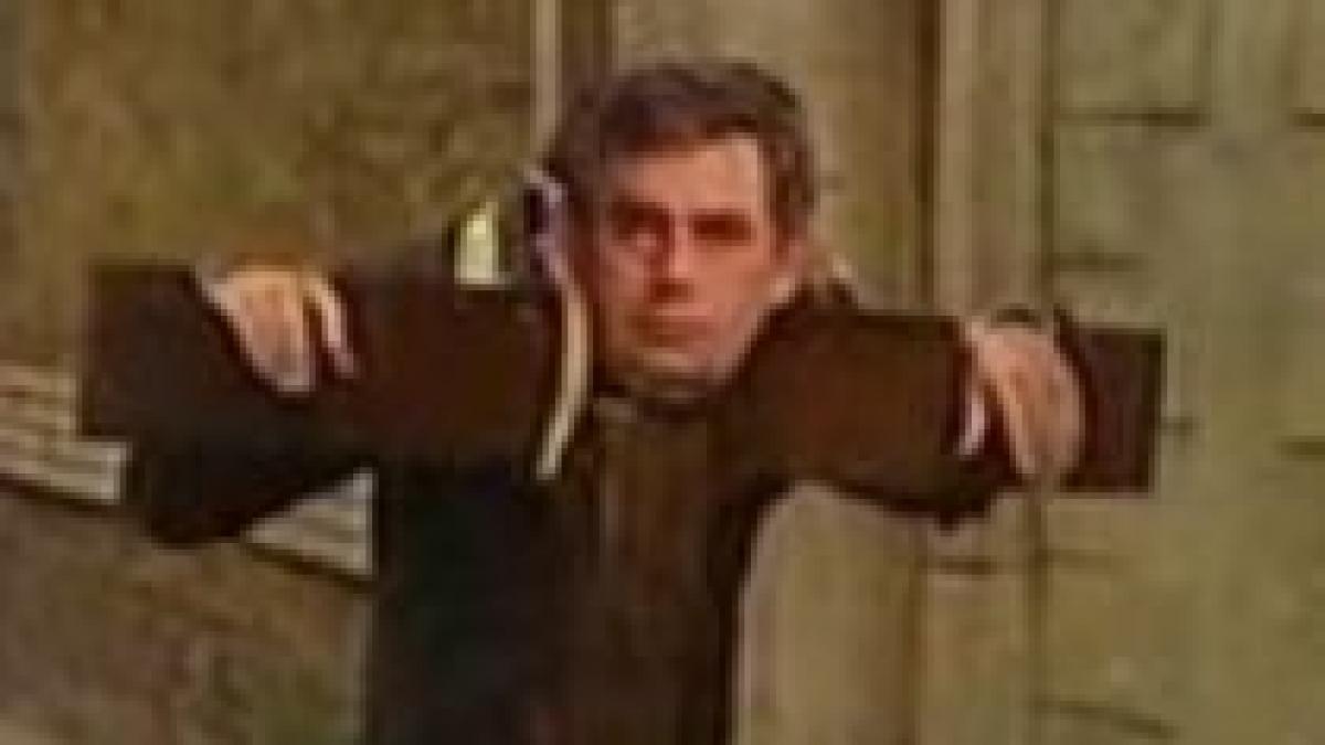 premierul britanic gordon brown pus la stalpul infamiei video