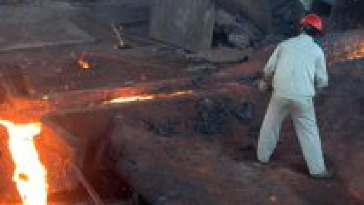 patru muncitori raniti intr o otelarie din targoviste video