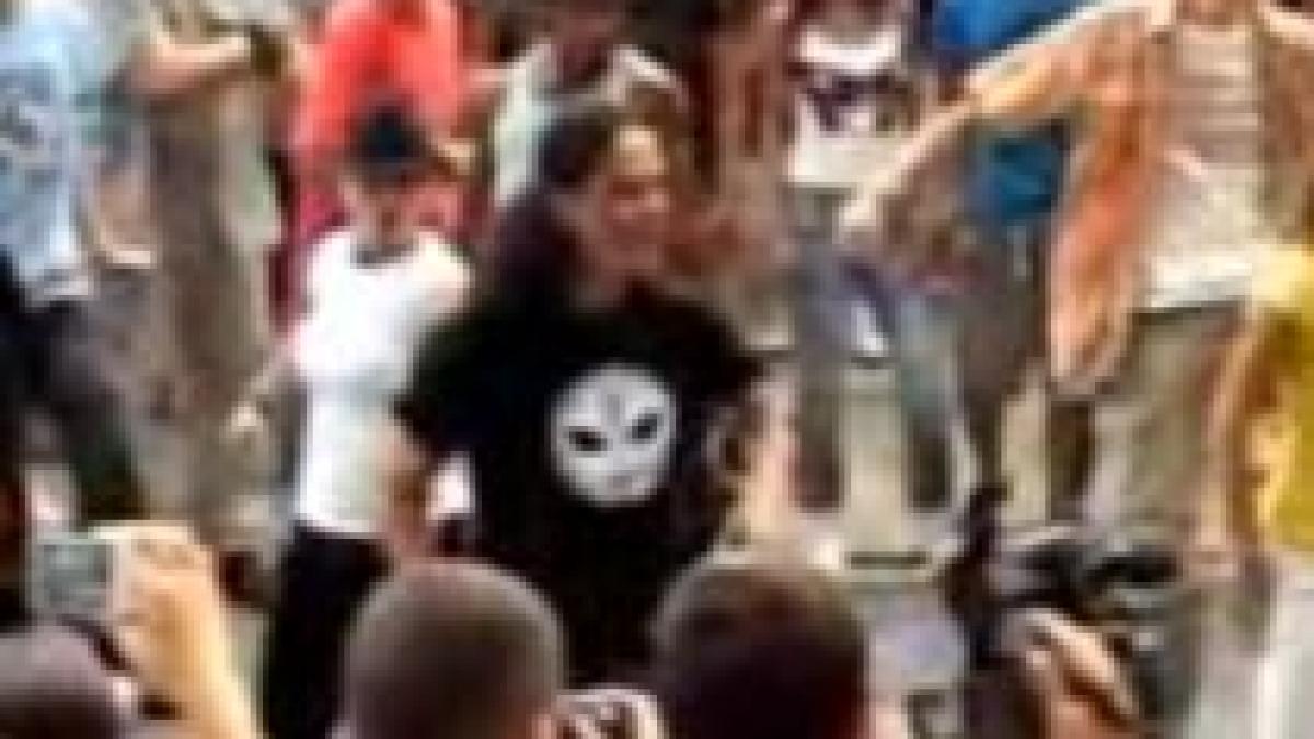 flash mob in bucuresti in memoria lui michael jackson video