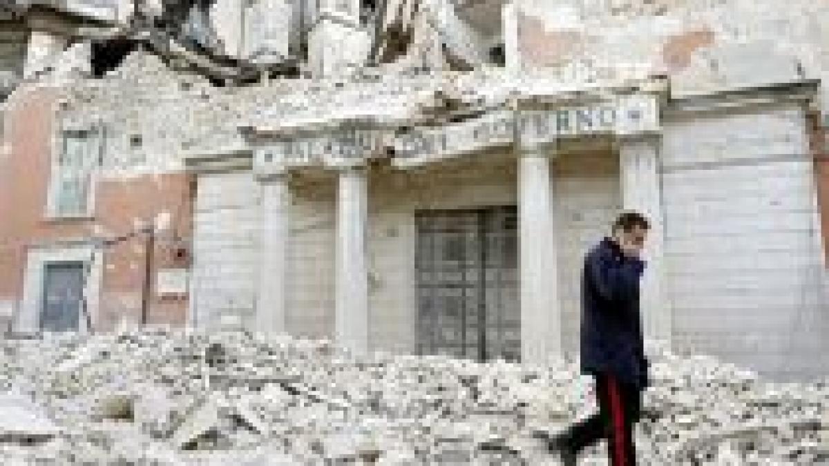 Italia. Sute de sinistraţi din L'Aquila, nevoiţi să se întoarcă acasă împotriva voinţei lor