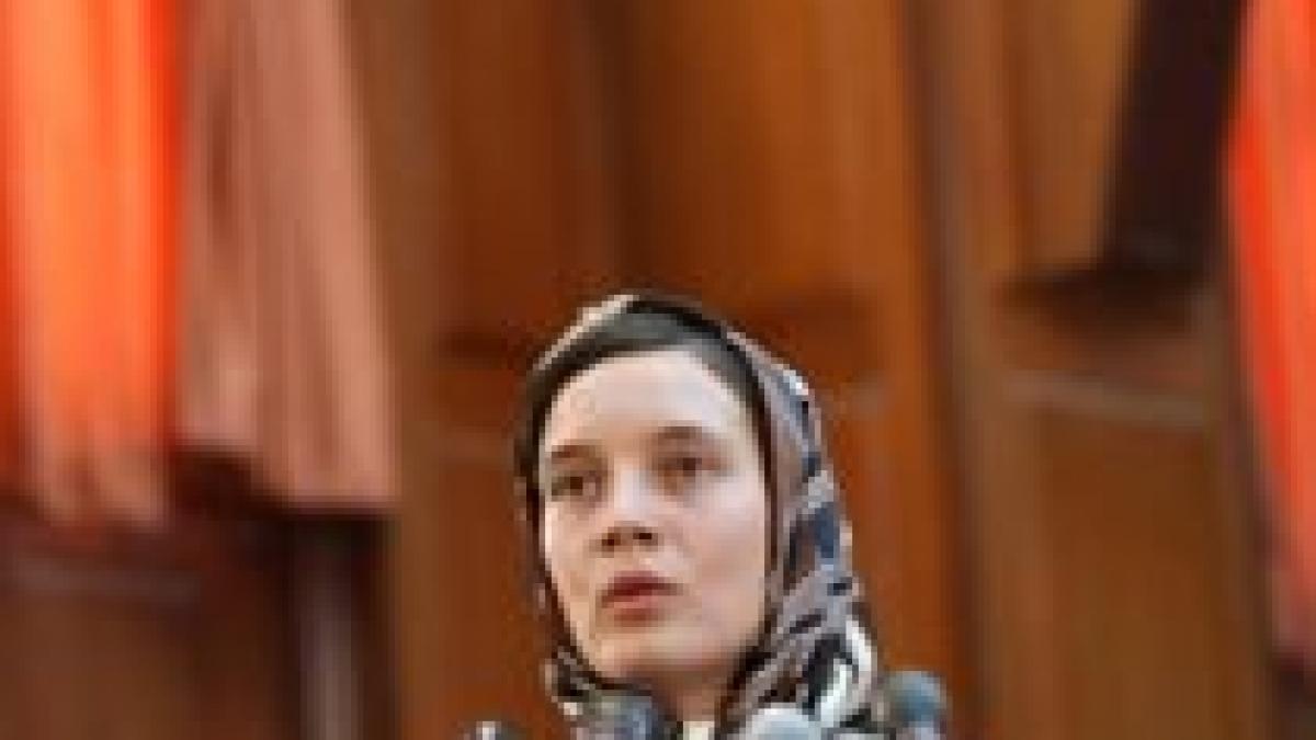 o angajata a ambasadei franceze la teheran a recunoscut ca a participat la protestele din iran