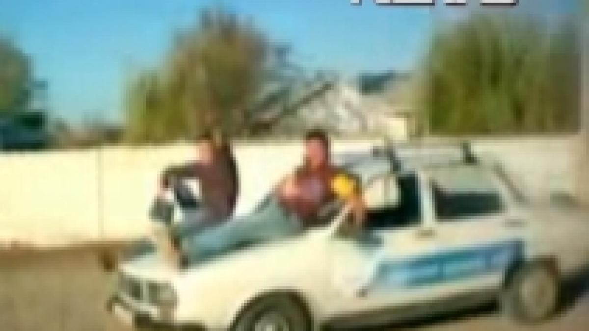 doi tineri au iesit la plimbare cu dacia fara sofer video