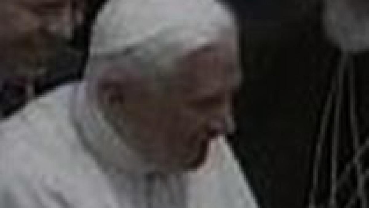 papa benedict cere comunitatilor internationale sa trimita ajutoare in zonele afectate de taifunul