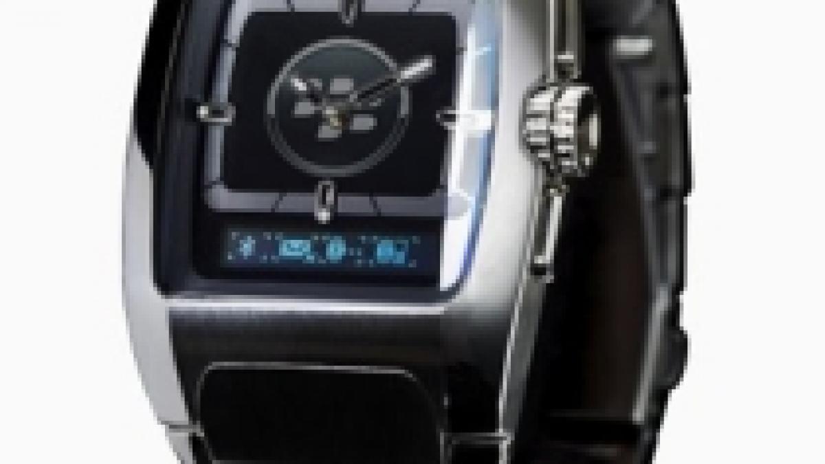 blackberry a anuntat ca lucreaza la un telefon ceas cu bluetooth