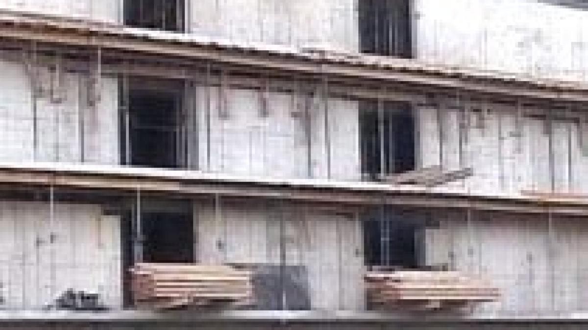 fagaras doi muncitori au murit dupa ce au cazut de pe o schela