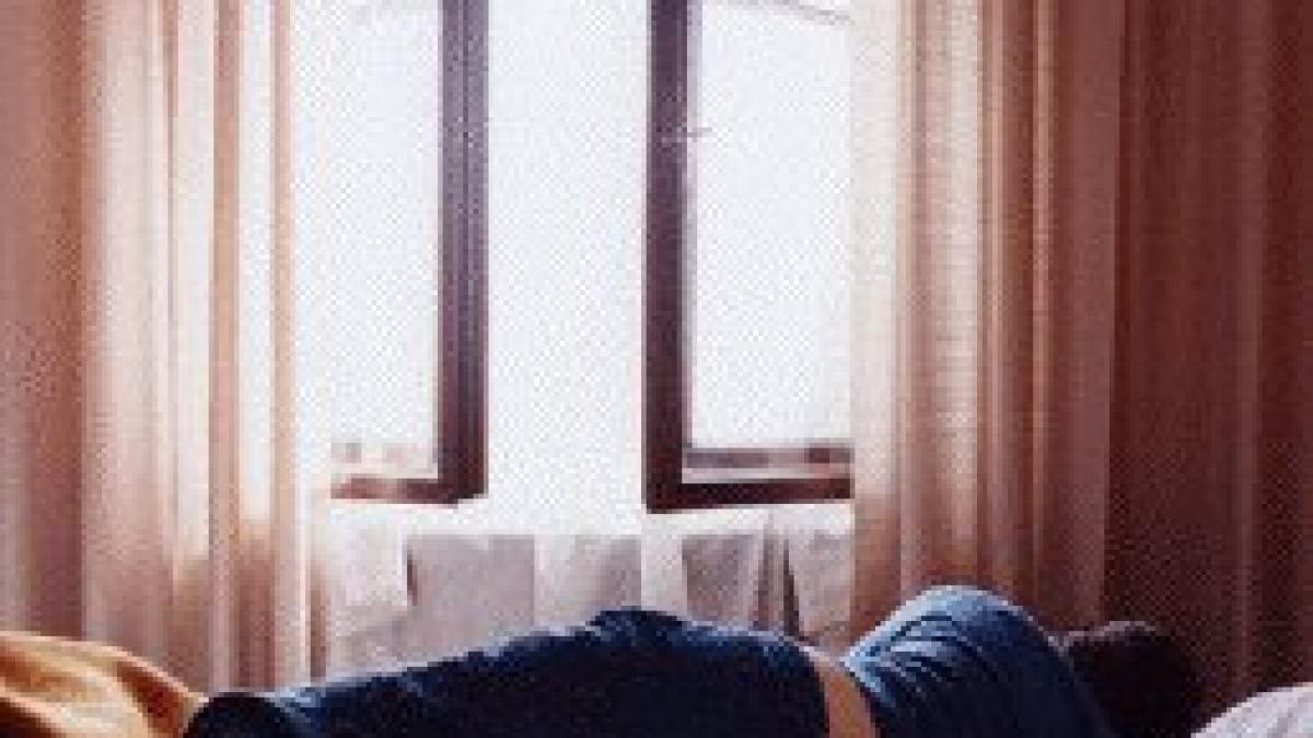 noua zeelanda doi turisti speriati de un barbat gol pusca si beat mort care a venit sa doarma in