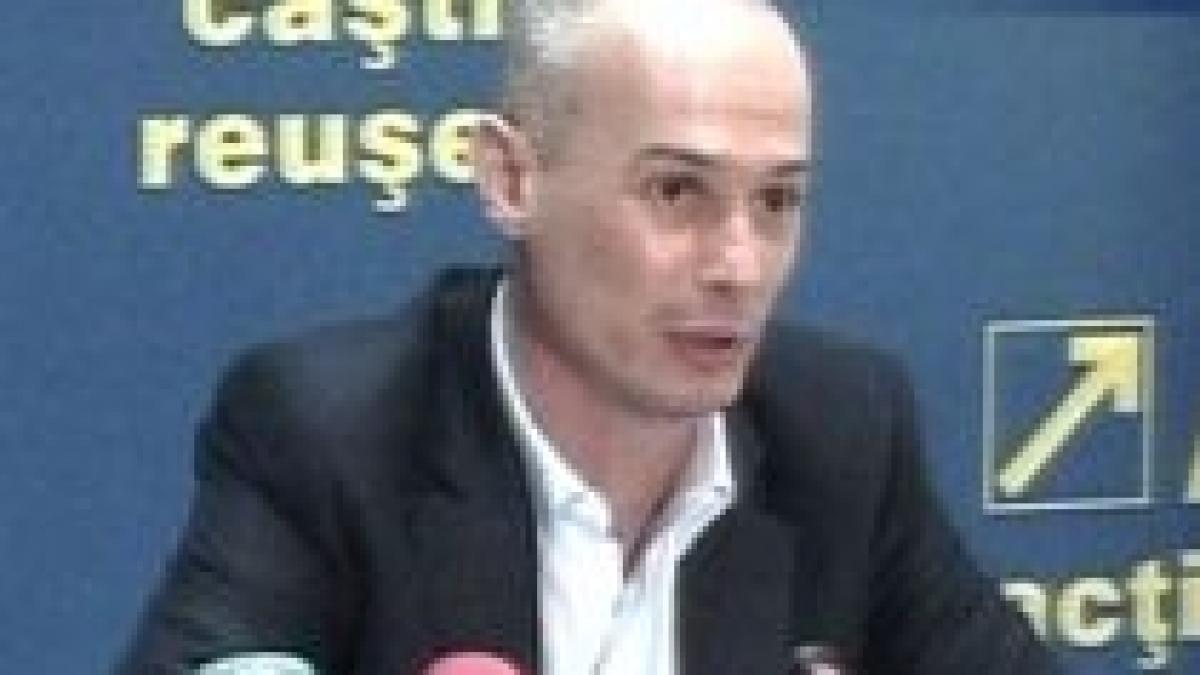 bogdan olteanu acuza guvernul boc pentru gradul de indatorare a romaniei video