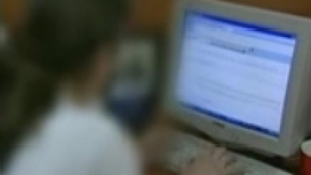 cazurile in care tinerii posteaza pe internet inregistrari cu caracter pornografic s au inmultit