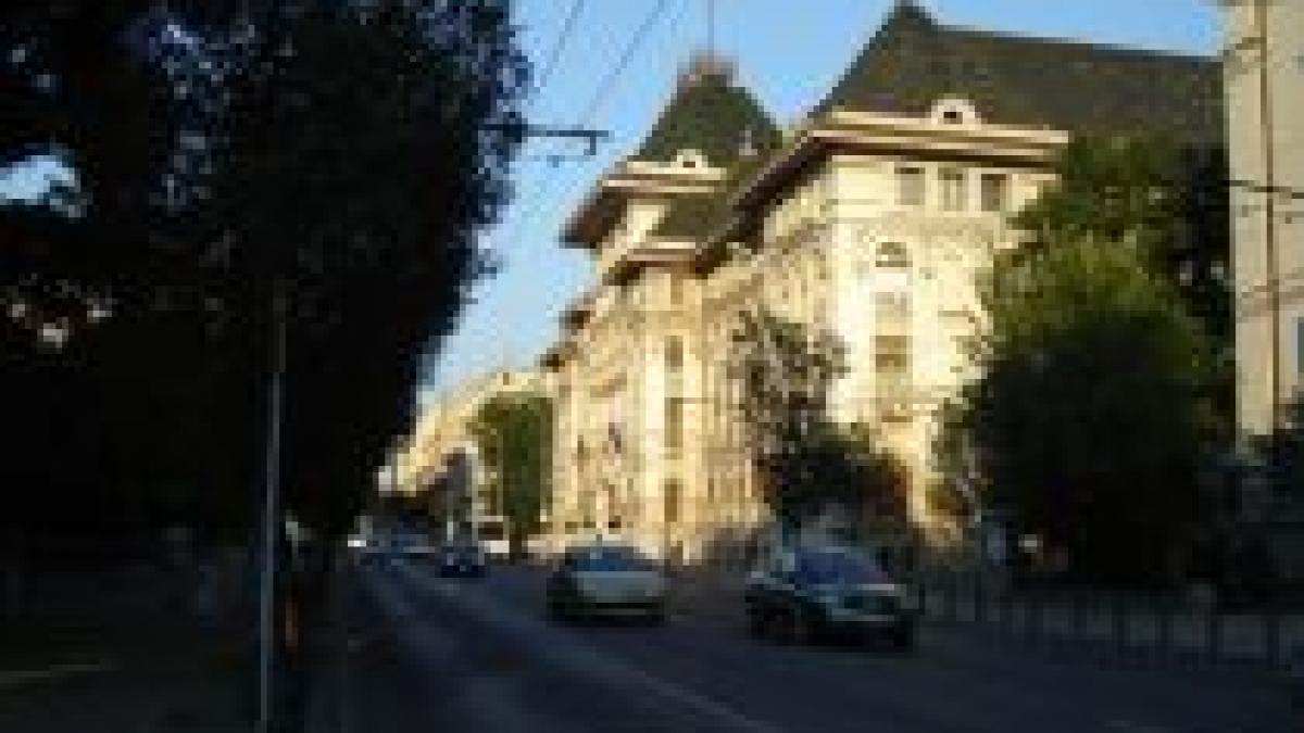 primaria capitalei si ar putea reduce personalul cu 60