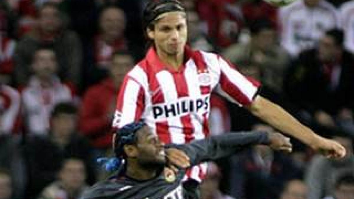 psv castiga derby ul cu ajax la capatul unui festival de goluri 4 3 video