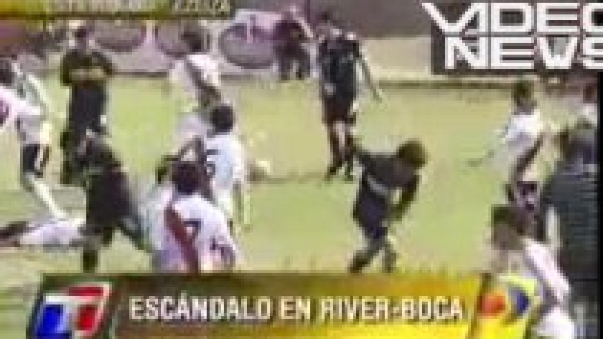 permis minorilor sub 14 ani bataie generala la meciul de copii dintre boca si river video